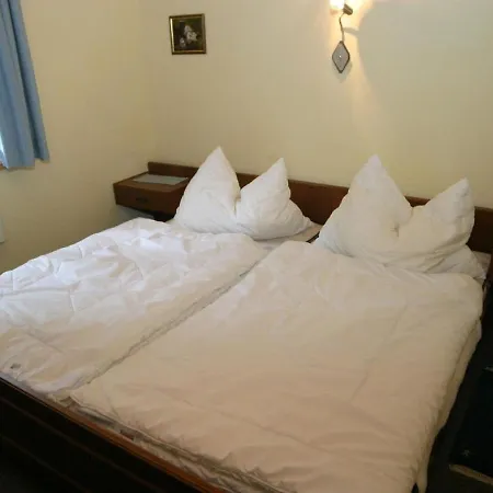 Chalet Nassfeld Near Slopes